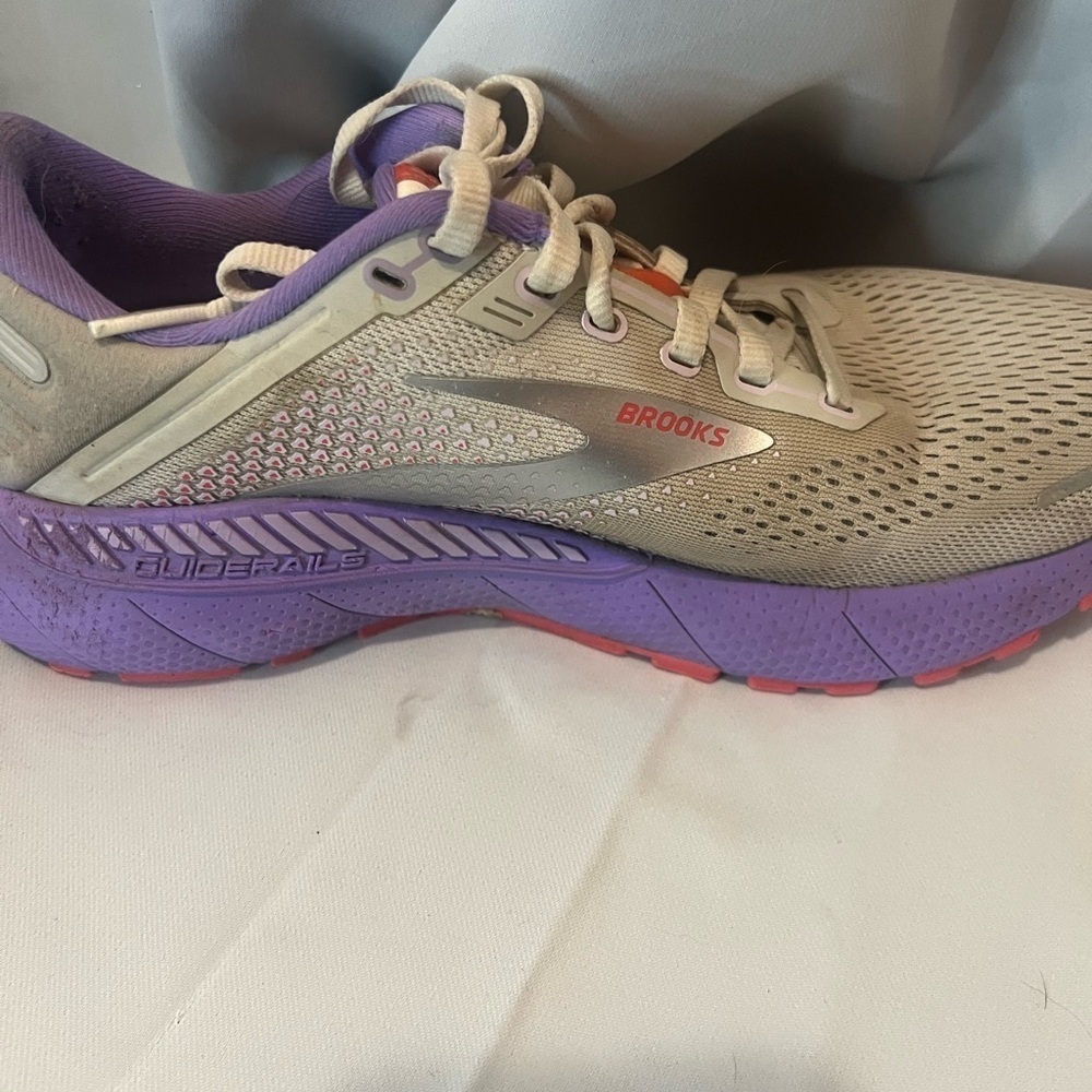 Brooks Adrenaline GTS 22 Women's Running Shoes - Cream and Purple - Picture 6 of 11